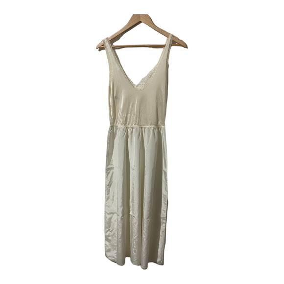 Vintage OLGA Cassini Non-Cling Ivory Slip Women's 38 Style 13025 Lace Trim New - Picture 1 of 12